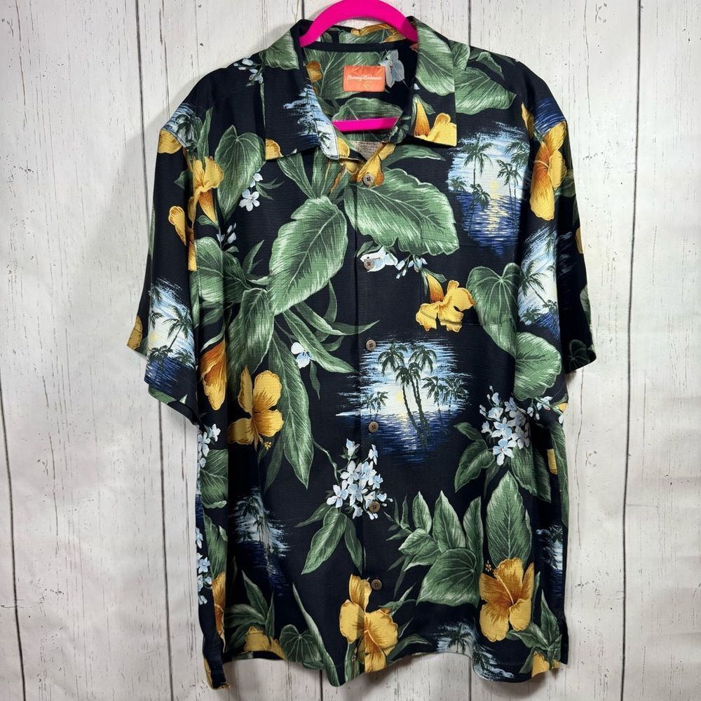 Tommy Bahama Silk Hawaiian Shirt XL Tropical Island Aloha Vacation Resort Beach